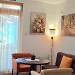 Viva Hotel *